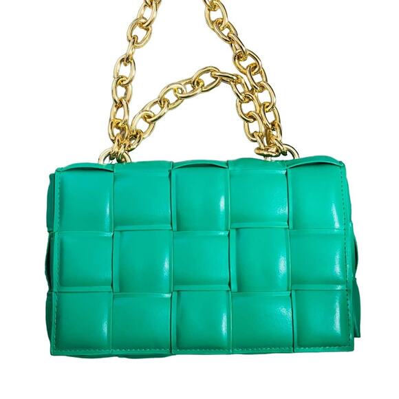 Green Faux Leather Quilted Shoulder Bag Gold Chain Detail - Picture 3 of 4